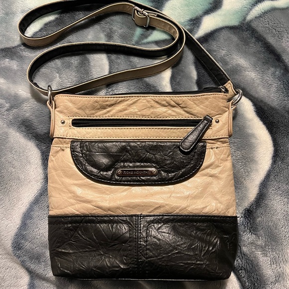 Purses - Picture 1 of 8